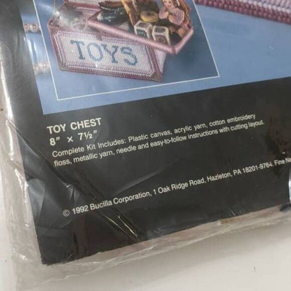 Bucilla Plastic Canvas Needlepoint Kit 6098 Toy NEW‎ 8 x 7.5 Vintage 90s 1992 - Picture 3 of 4